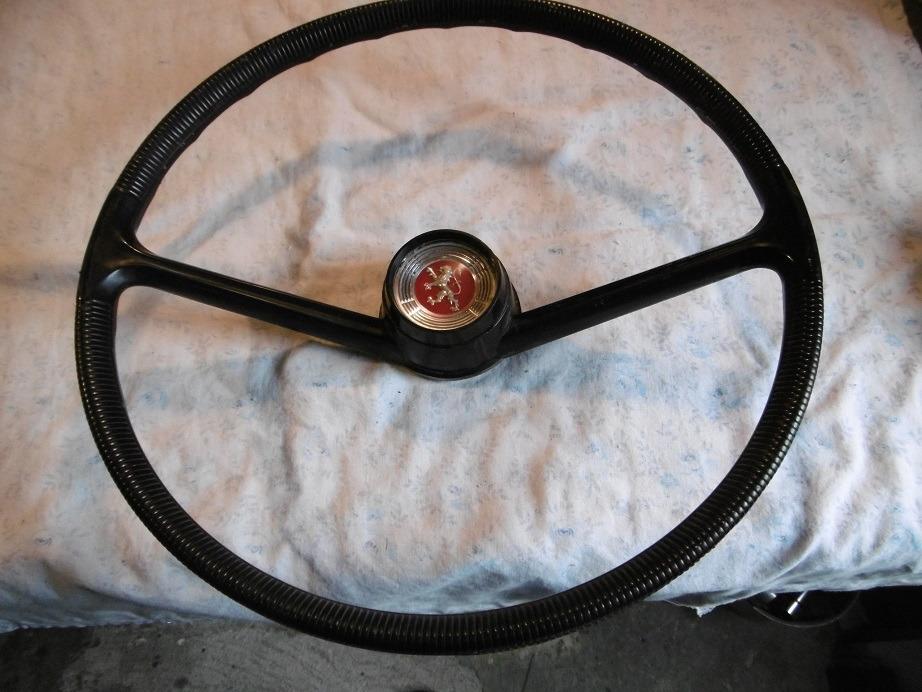 Volant PEUGEOT 204 LesAnciennes.com