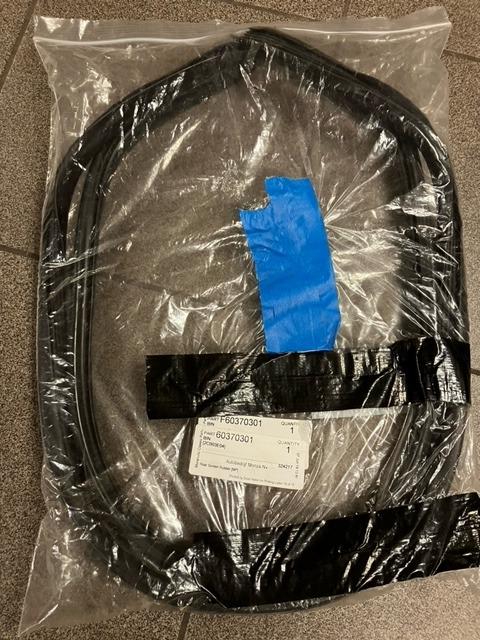 Joint de lunette arrière FERRARI 308 GTS LesAnciennes.com