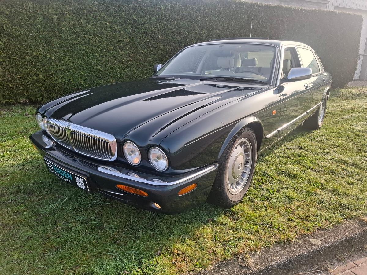 DAIMLER Eight 4.0 V8 - 1998 LesAnciennes.com