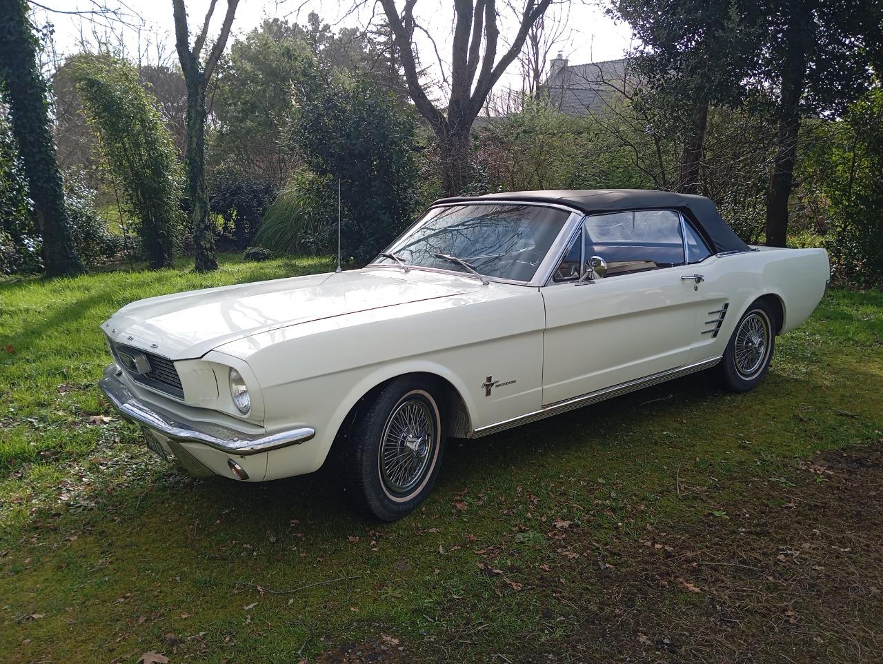 FORD Mustang cabriolet - 1966 LesAnciennes.com