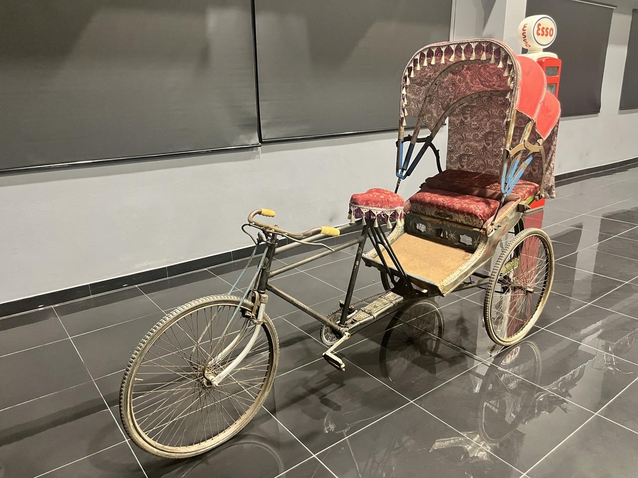 c1970s Neelam Heavy Duty Cycle Rickshaw LesAnciennes.com
