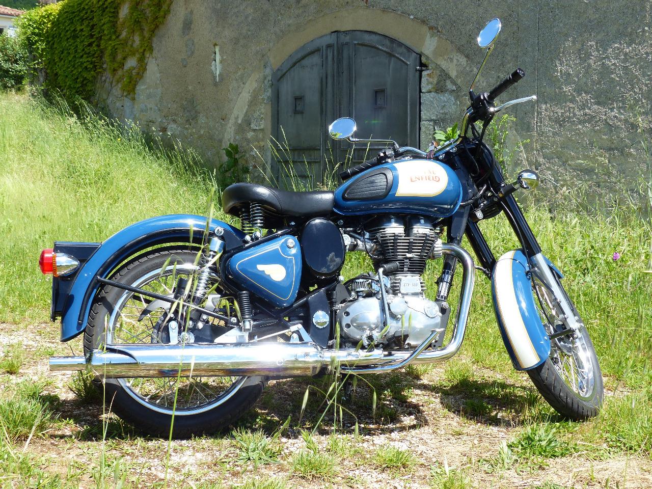 ROYAL ENFIELD Bullet classic LesAnciennes.com