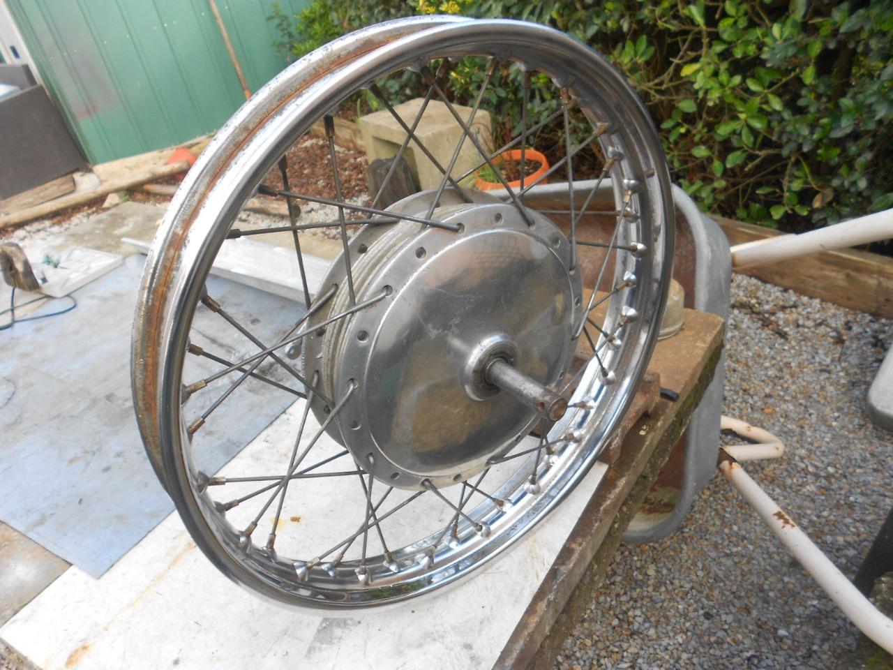 Roue NORTON Atlas LesAnciennes.com