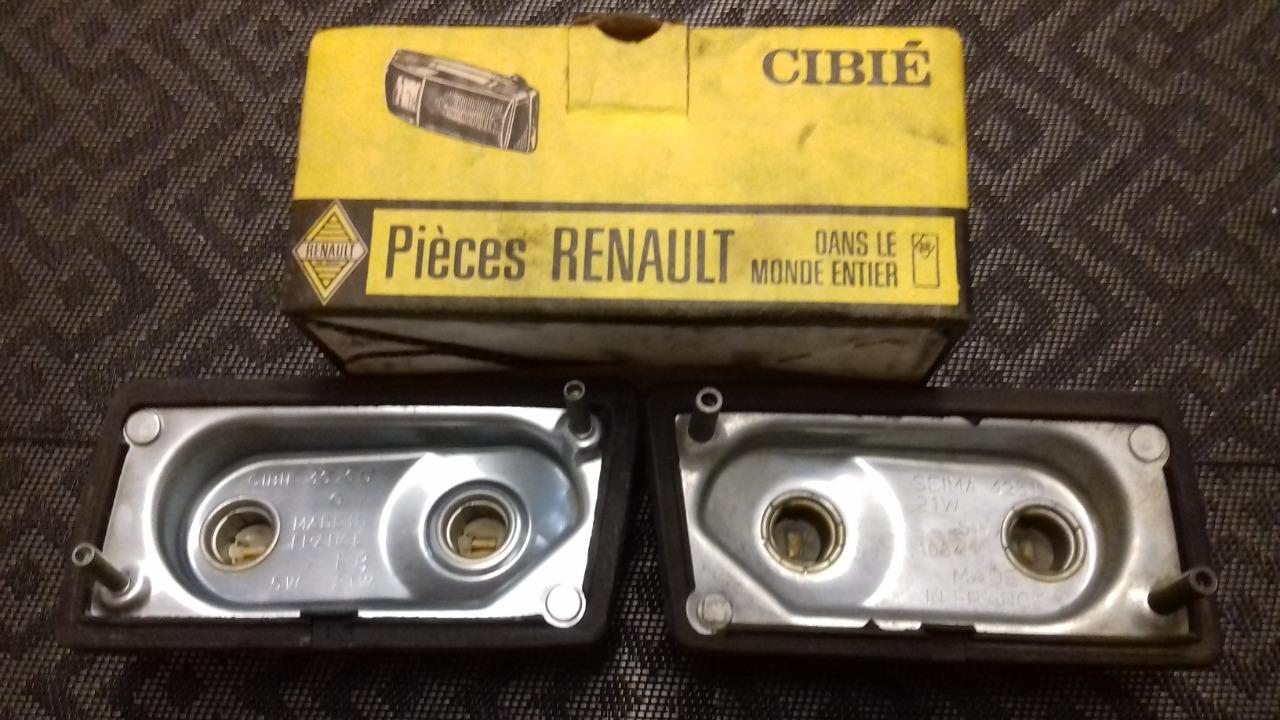 Socles de clignotants RENAULT 6 (R6) série 1 LesAnciennes.com