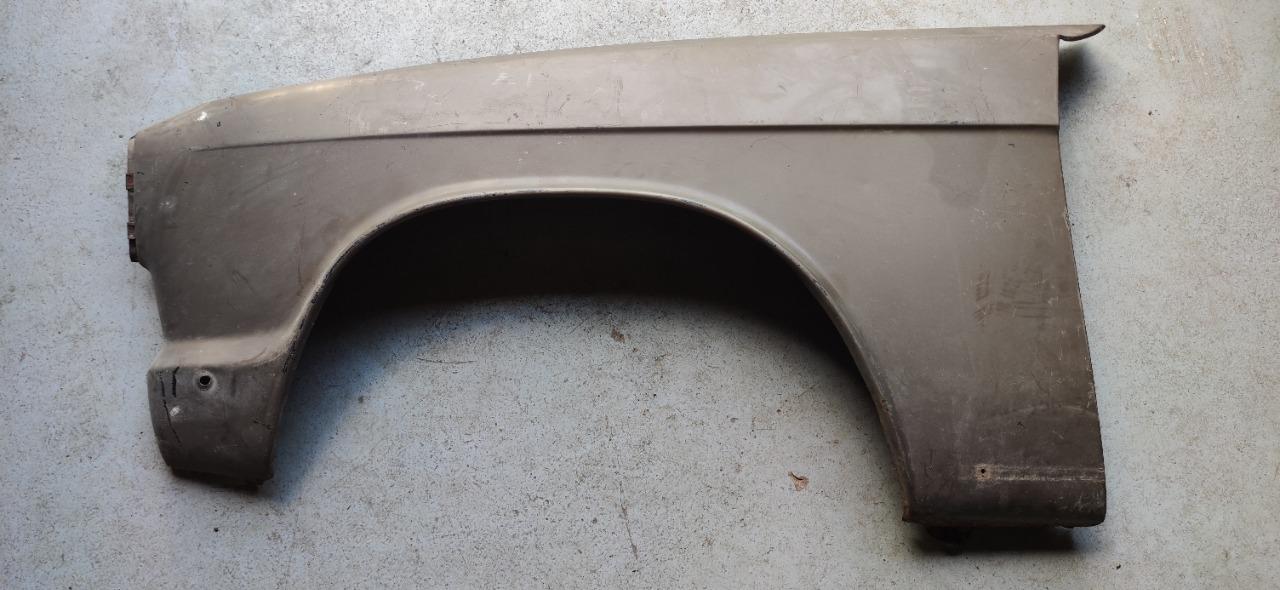 Aile avant gauche RENAULT 16 (R16) LesAnciennes.com