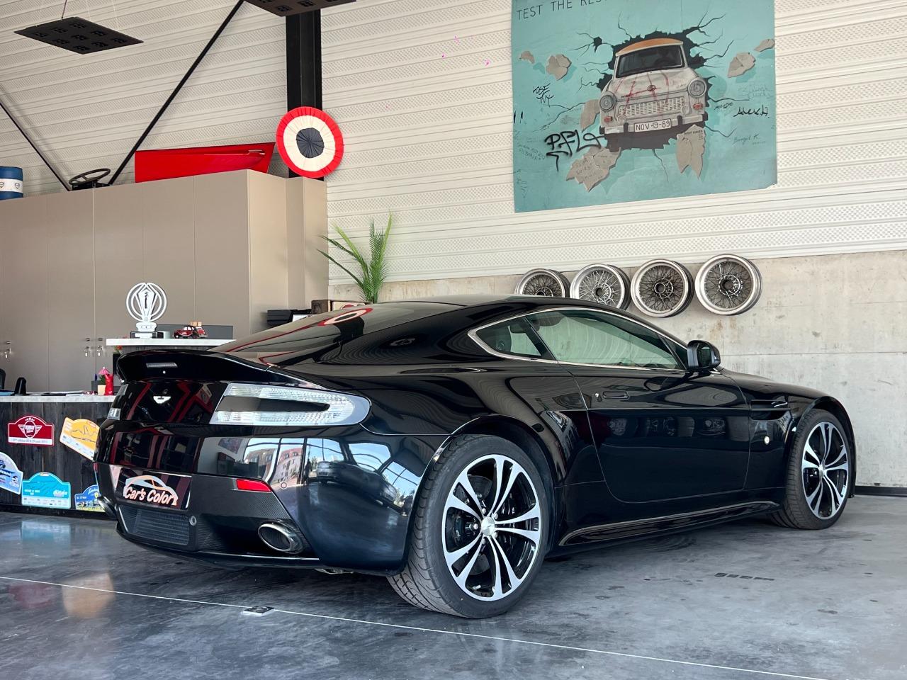 aston-martin-vantage-v12-carbon-black-edition-de-20-vendre-voiture