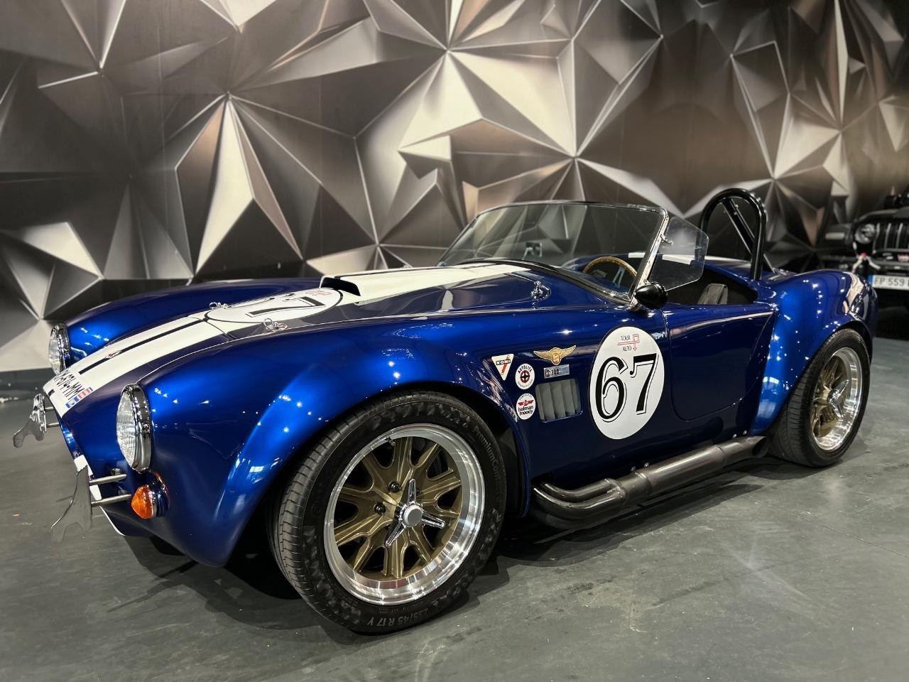 AC Cobra Five Replica - 1967 LesAnciennes.com