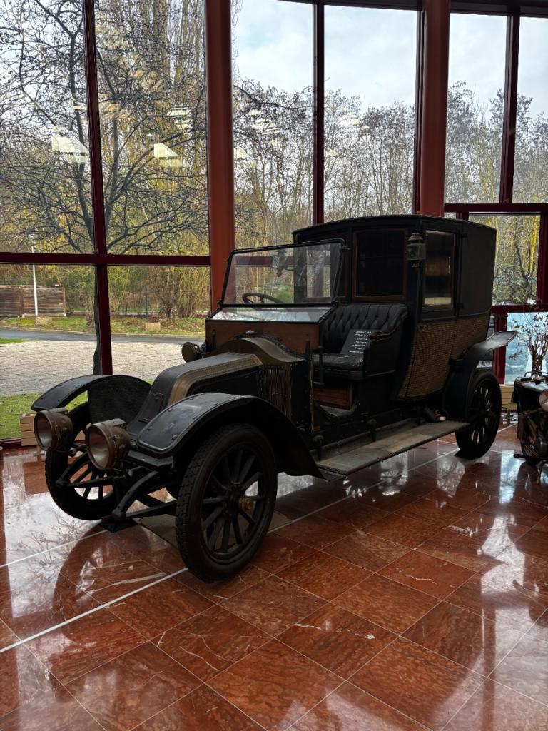 RENAULT 12 HP CB Coupé de ville - 1911 LesAnciennes.com