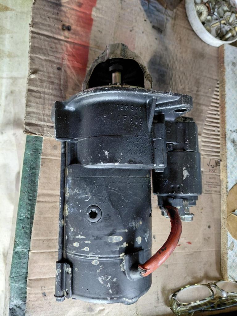 Démarreur PEUGEOT 404 diesel LesAnciennes.com