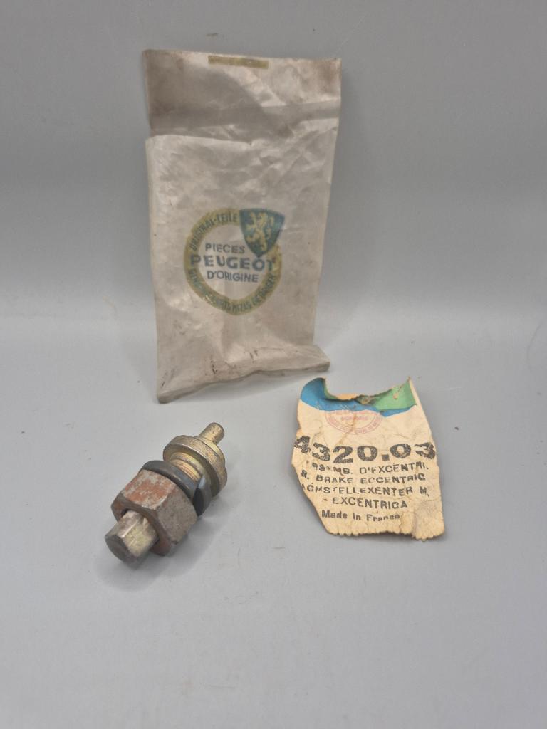 Excentrique Frein PEUGEOT 203 403 404 LesAnciennes.com