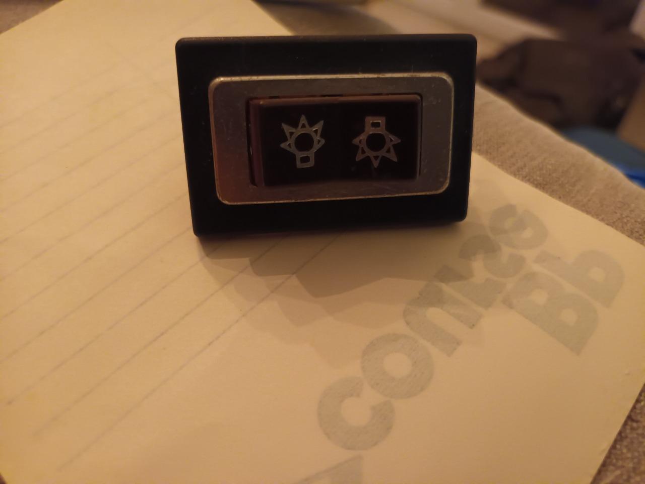 Interrupteur RENAULT R4 LesAnciennes.com