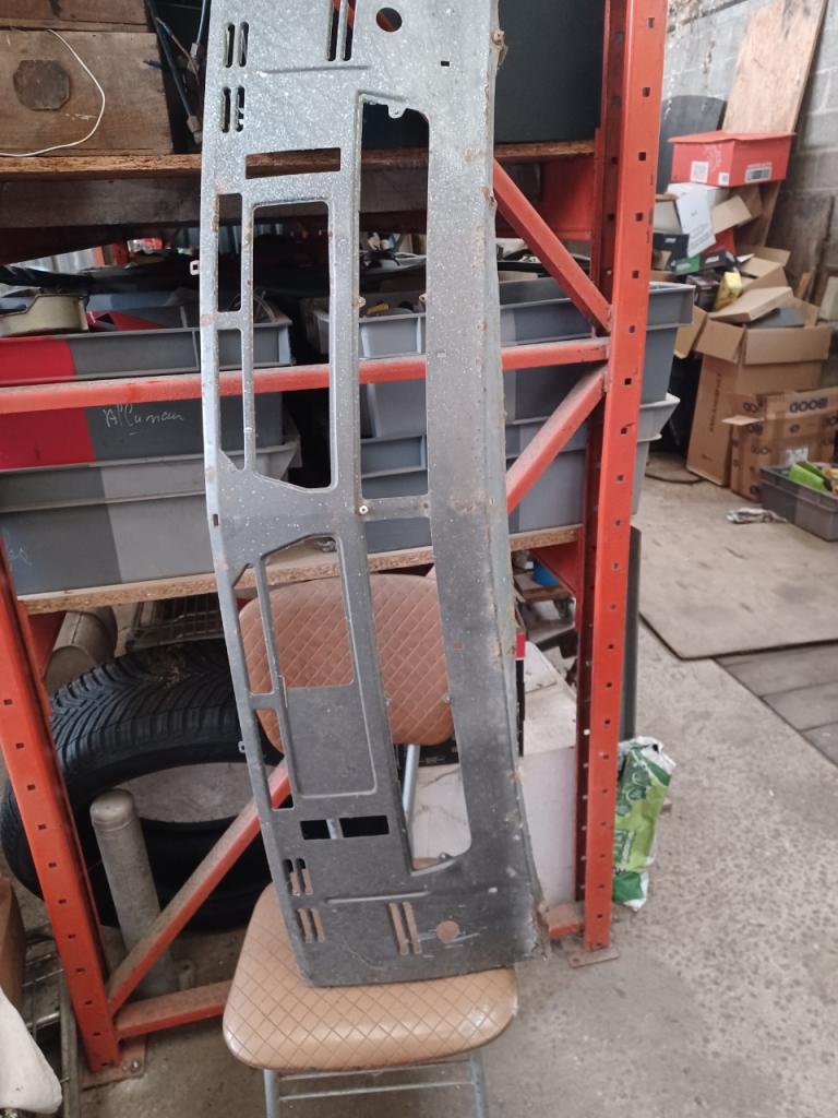 Jupe ALFA ROMEO Alfetta 116 N LesAnciennes.com