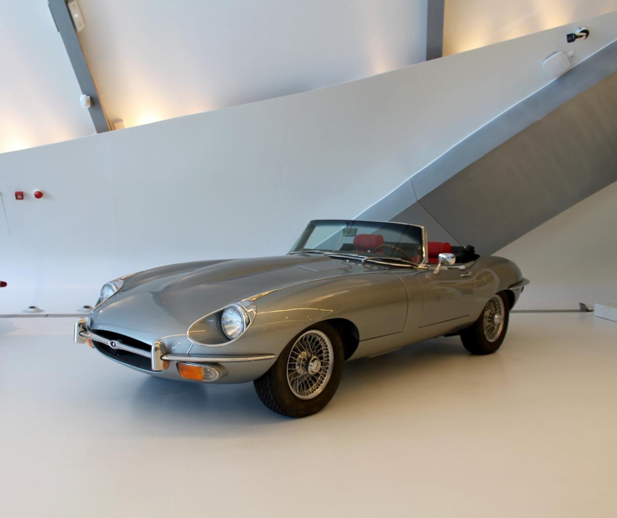 JAGUAR Type E 4.2 SERIE II - 1969 LesAnciennes.com