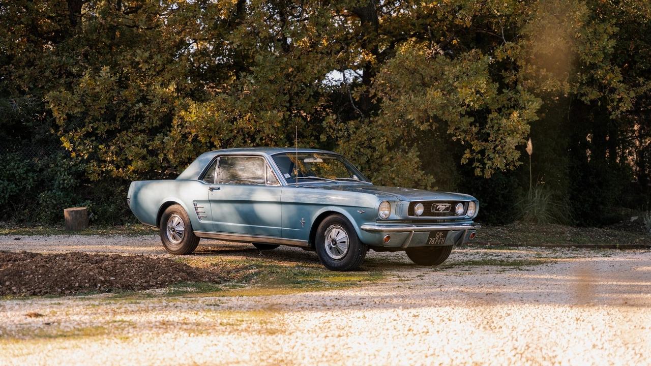 1966 Ford Mustang (C-Code) Manual LesAnciennes.com
