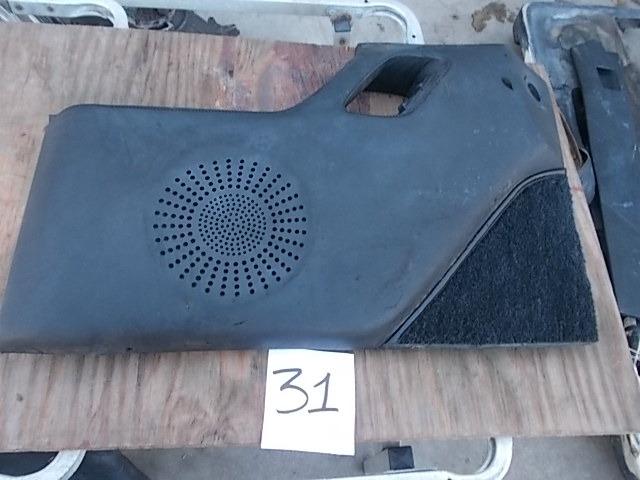 Panneau porte intérieur gauche Ferrari Mondial T LesAnciennes.com