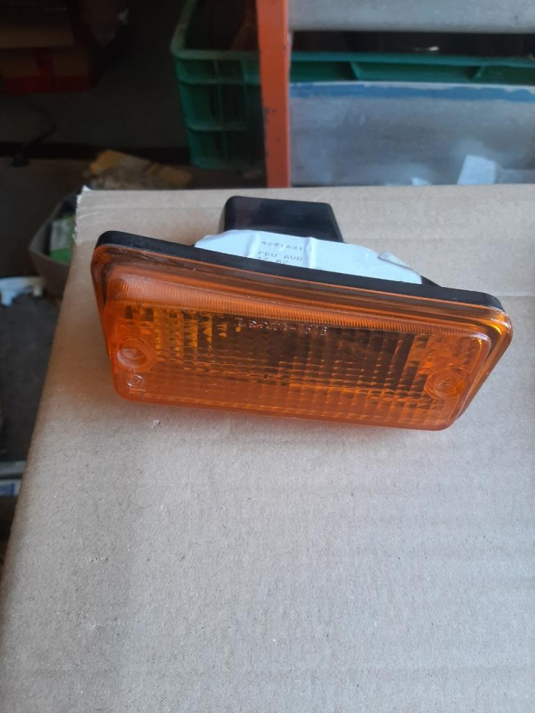 Clignotant FIAT 126 LesAnciennes.com
