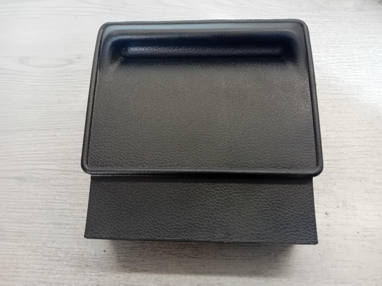 7562550 – CENDRIER NEUF NOIR FIAT RITMO LesAnciennes.com