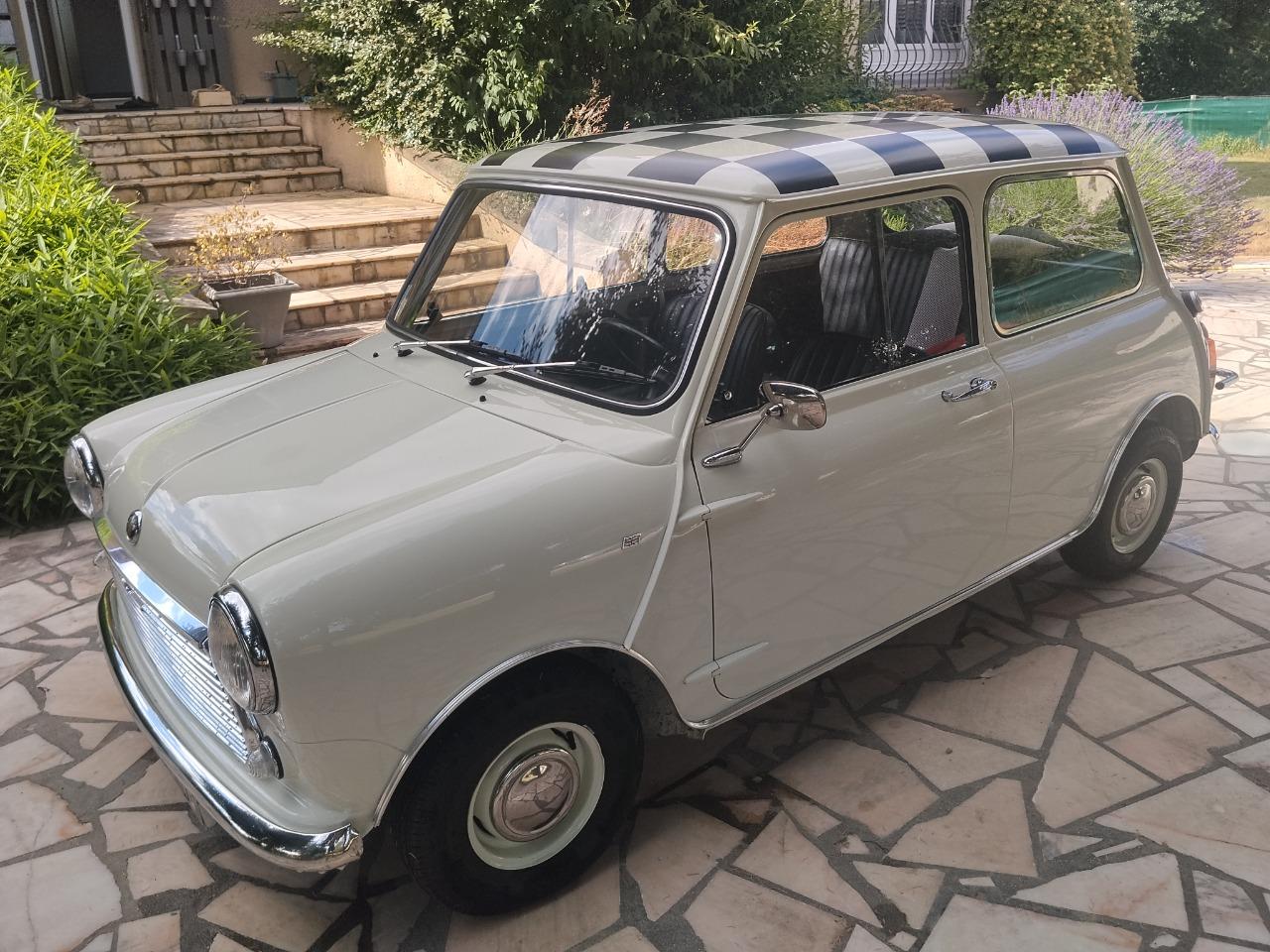 AUSTIN Mini 1000 MK2 Deluxe - 1969 LesAnciennes.com
