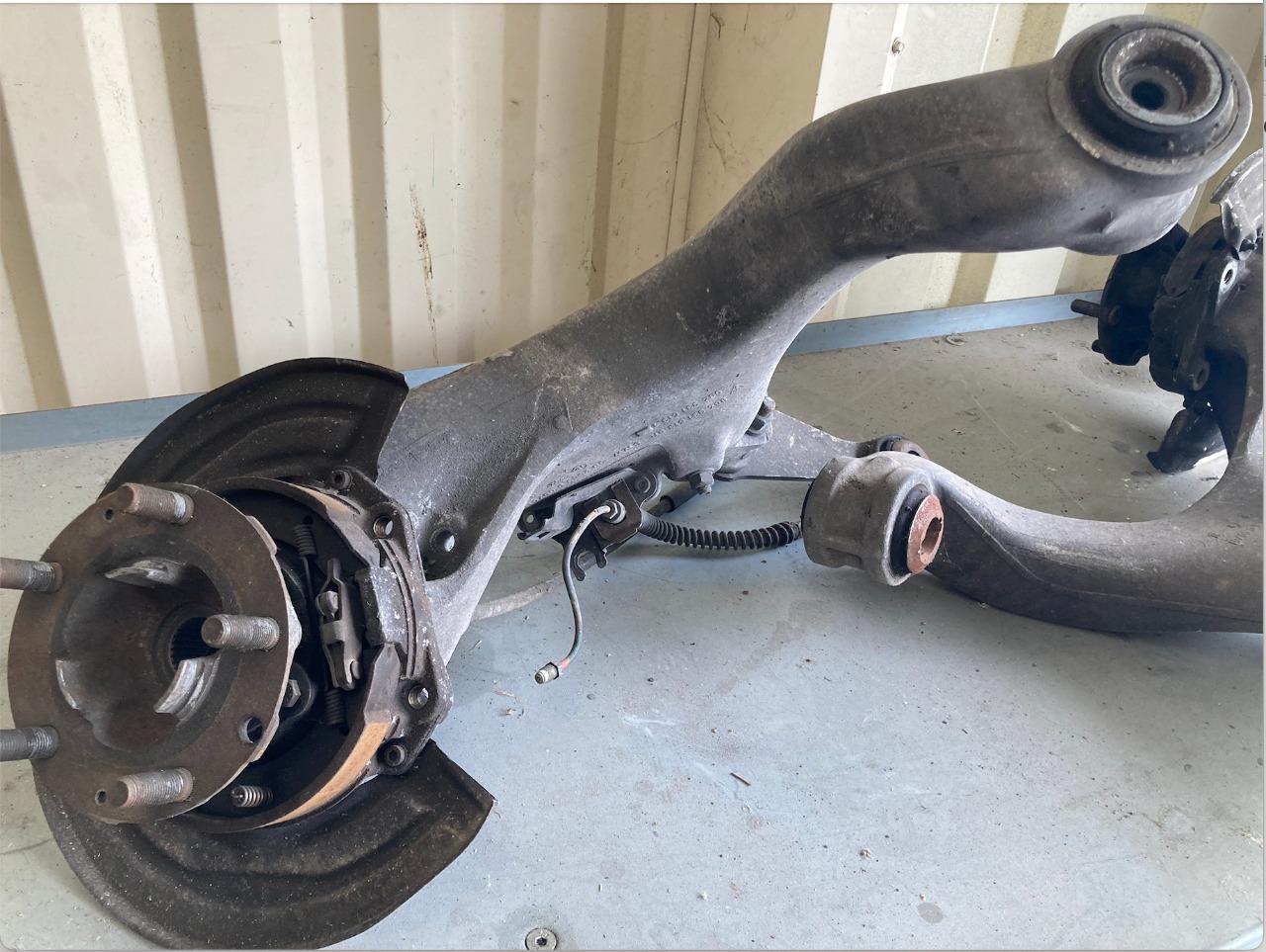 Lot de pièces PORSCHE 964 LesAnciennes.com