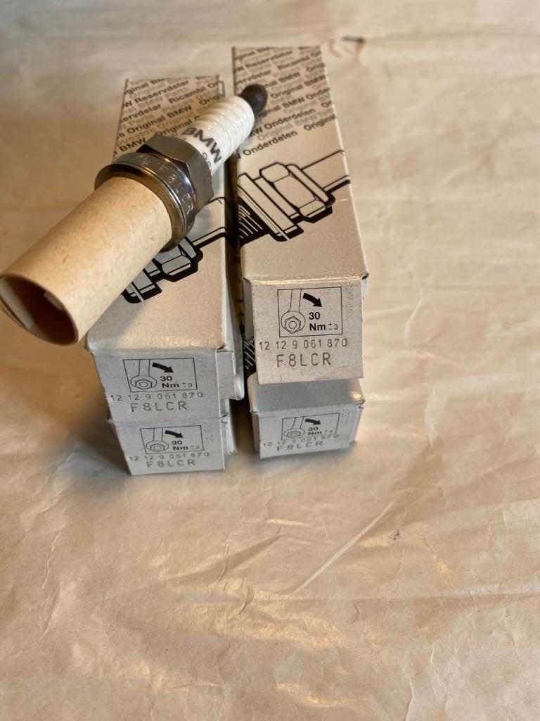 Bougie allumage F8LCR bosch bmw E30 316 318 Fiat LesAnciennes.com