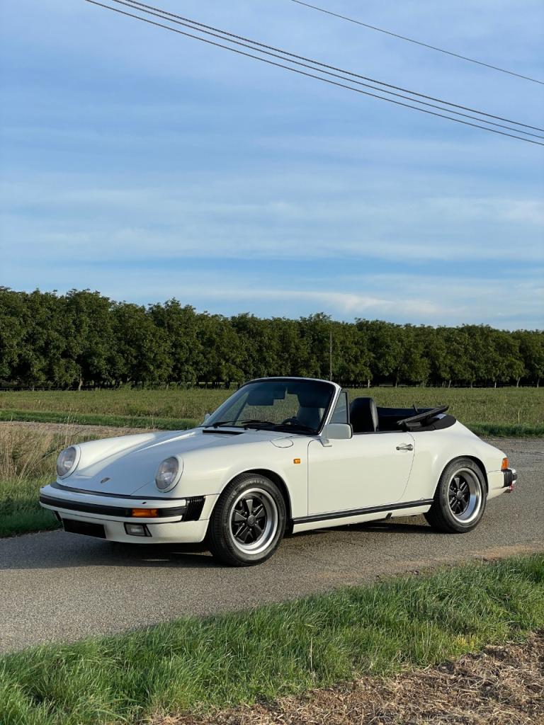 PORSCHE 911 Carrera 3.2 Cabrio - 1985 LesAnciennes.com