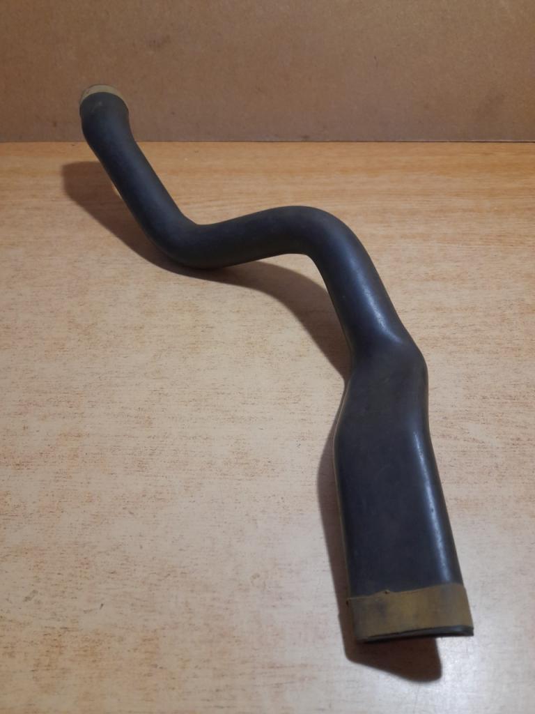 Durite d'évacuation Peugeot 204 Hutchinson 4010 LesAnciennes.com