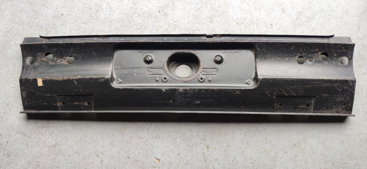 Face arrière SIMCA 1301 1501 berline LesAnciennes.com