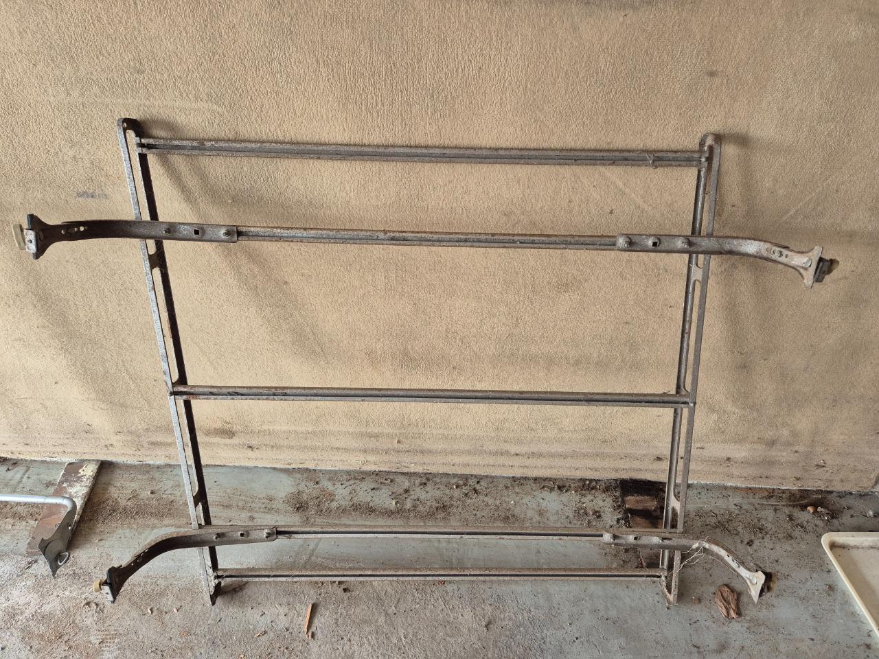 Galerie véhicules à goutieres LesAnciennes.com