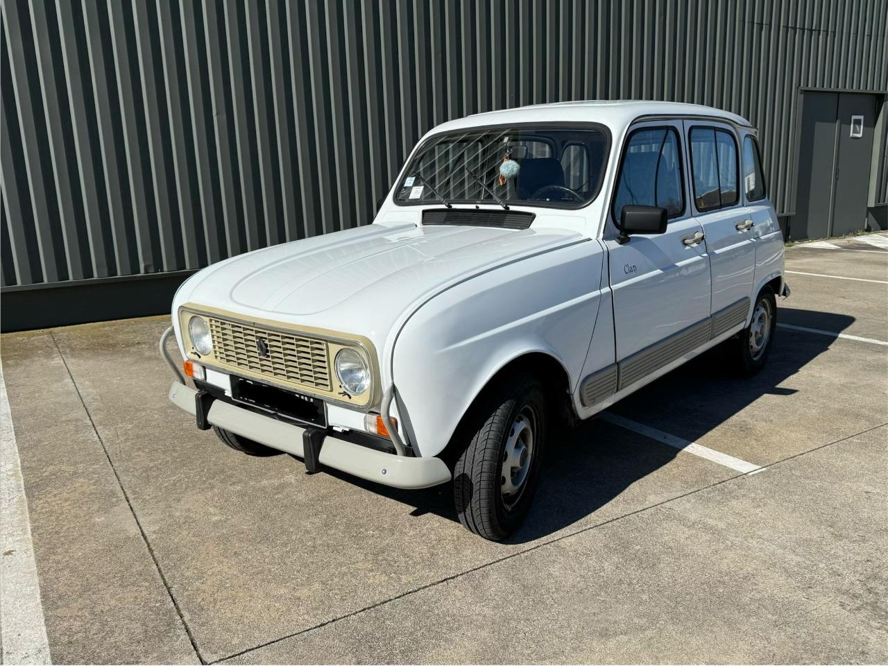 RENAULT 4L (R4L) Clan - 1990 LesAnciennes.com