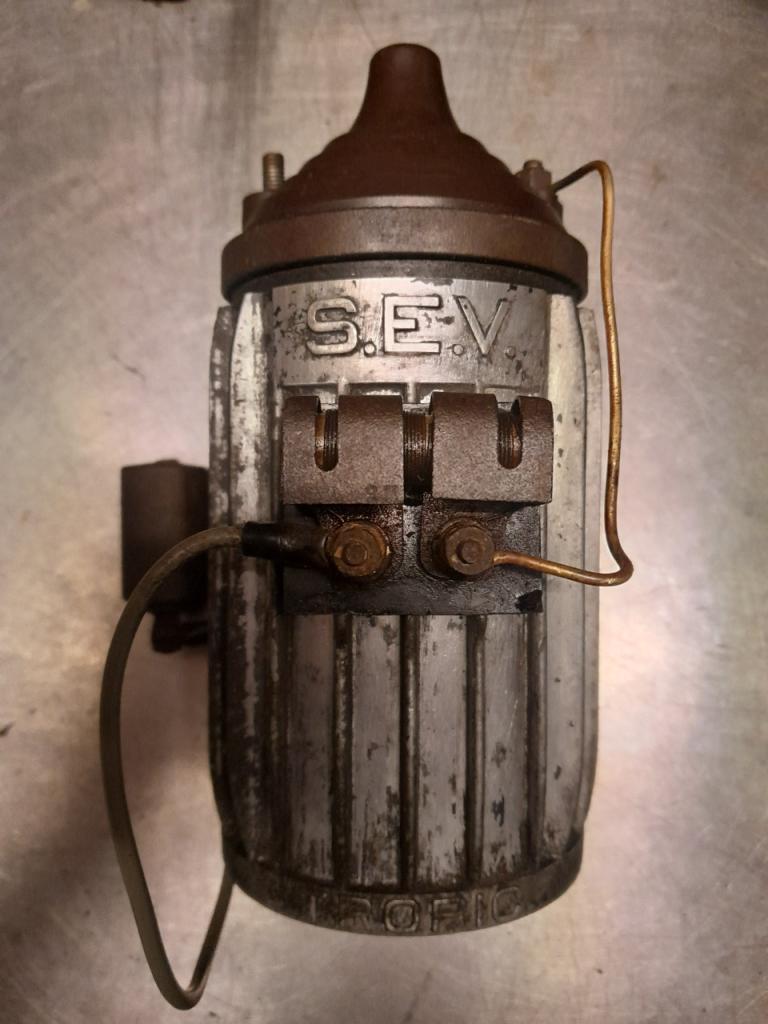 RENAULT Galion Goélette Voltigeur LesAnciennes.com