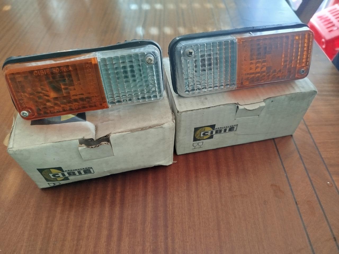 Paire de clignotants pour RENAULT 12 (R12) LesAnciennes.com