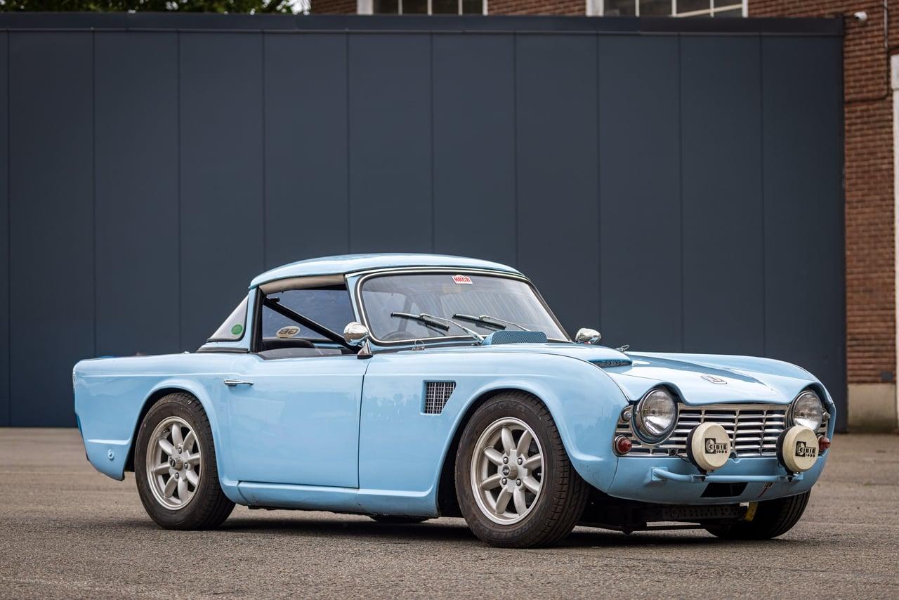 1966 Triumph TR4 LesAnciennes.com
