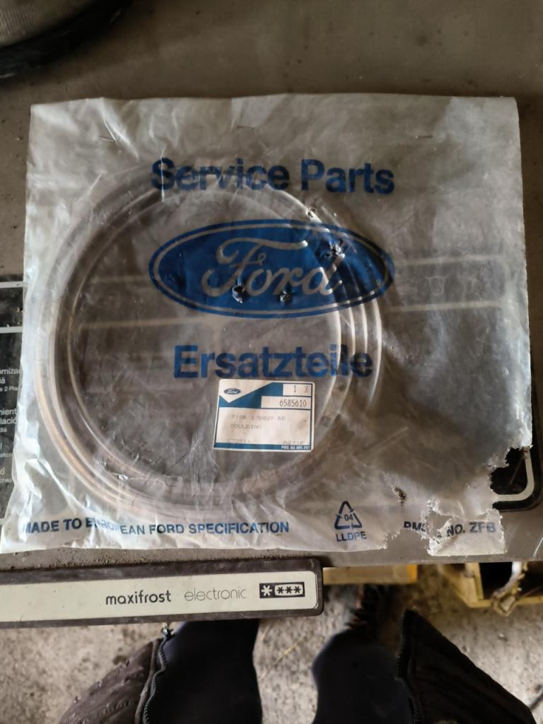 Enjoliveur moulure de gouttière Ford escort/orion LesAnciennes.com