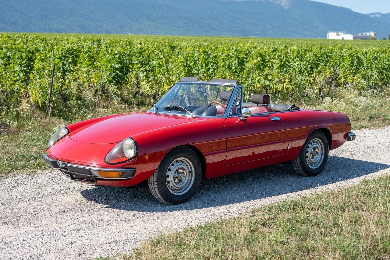 1973 Alfa Romeo Spider 2000 Series 2 'Coda Tronca' LesAnciennes.com
