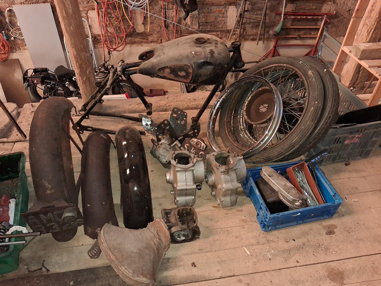 Lot de pièces RUDGE 500 cc LesAnciennes.com