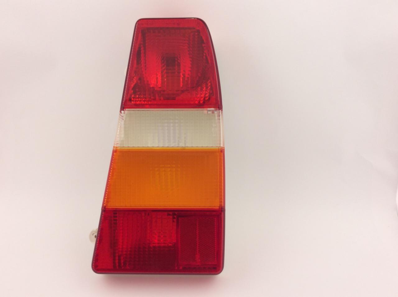 Feu arrière CITROEN CX break LesAnciennes.com