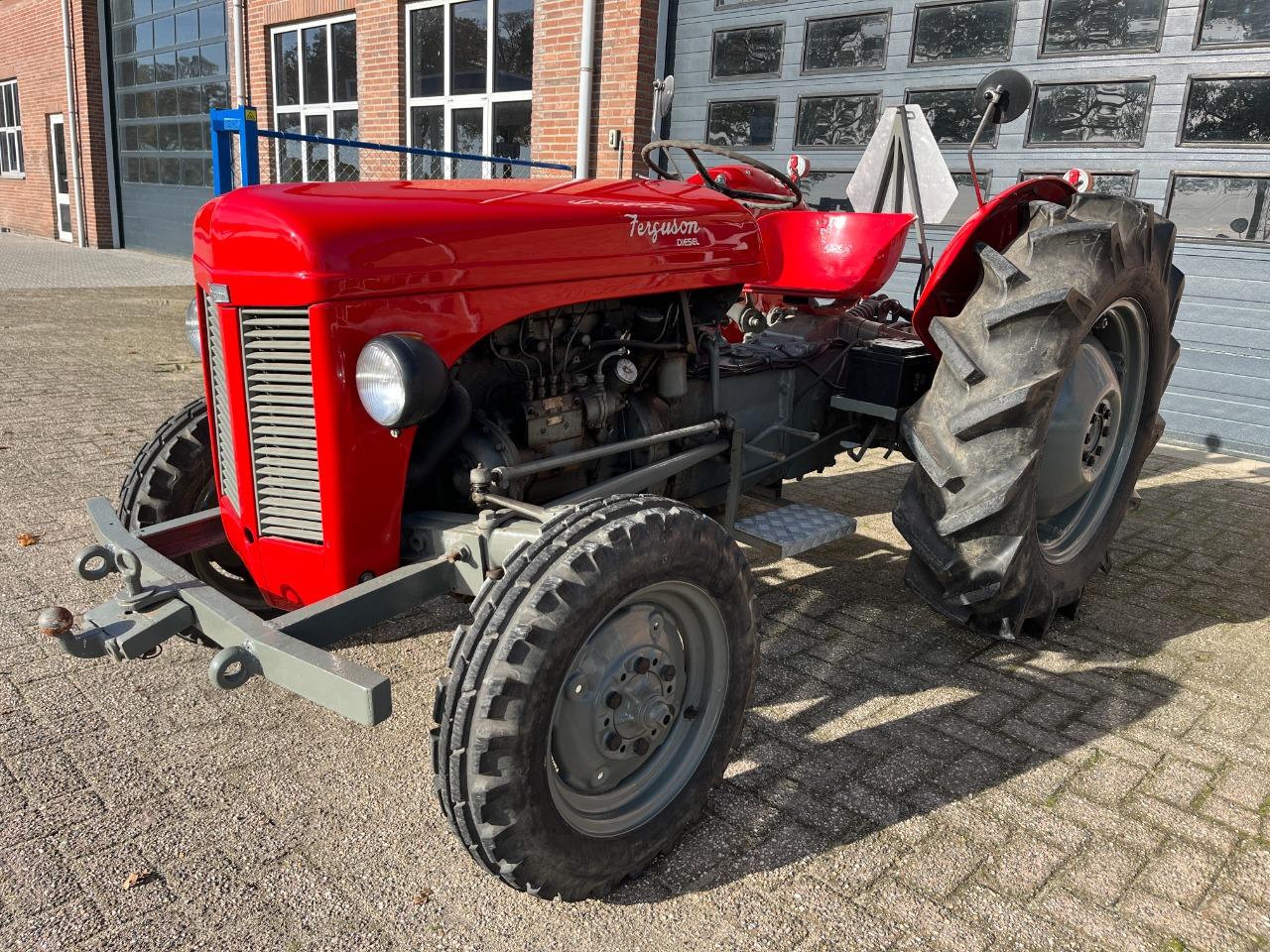 MASSEY FERGUSON TEF 20 Massey-Harris-Fergus - 1955 LesAnciennes.com