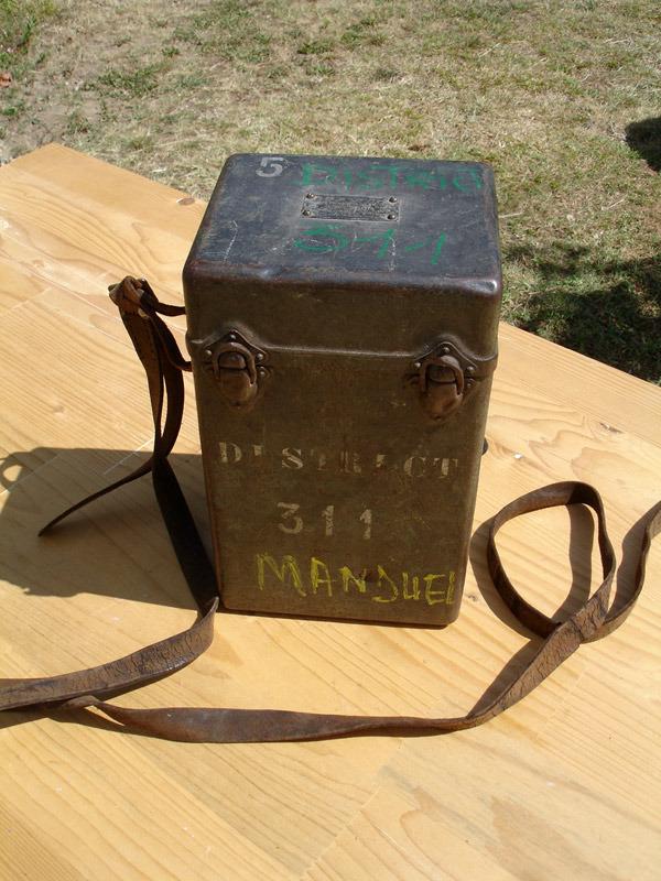 Téléphone Ericsson poste portatif BL 1946 WW2 LesAnciennes.com