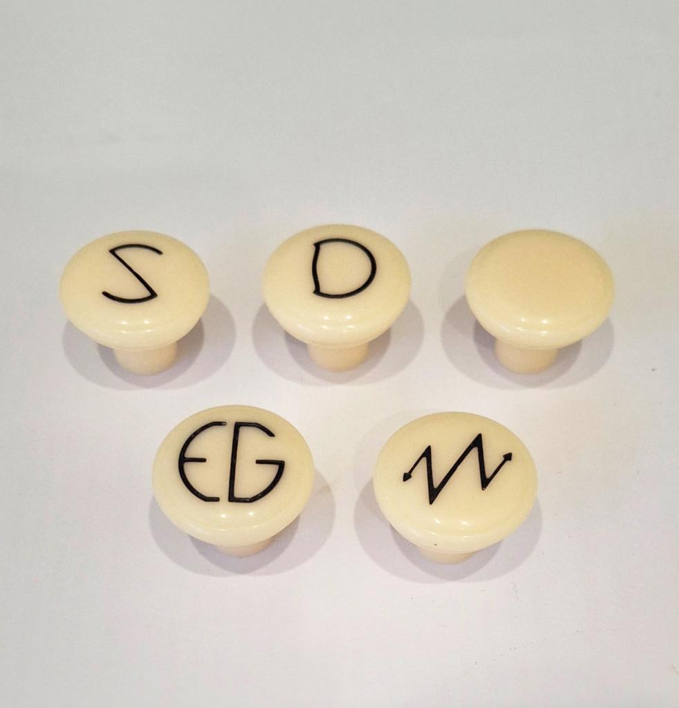 Pièces PEUGEOT 402 LesAnciennes.com