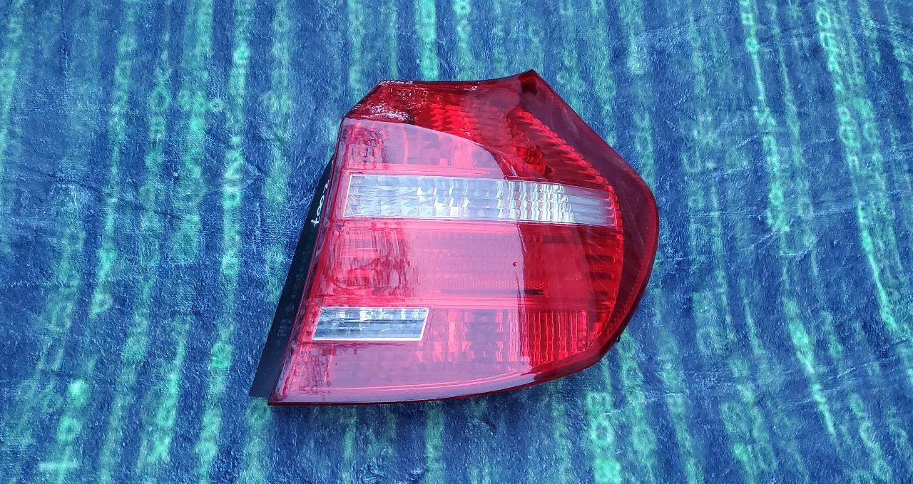 Feu arrière droit BMW série 1 E81 E87 état excepti LesAnciennes.com