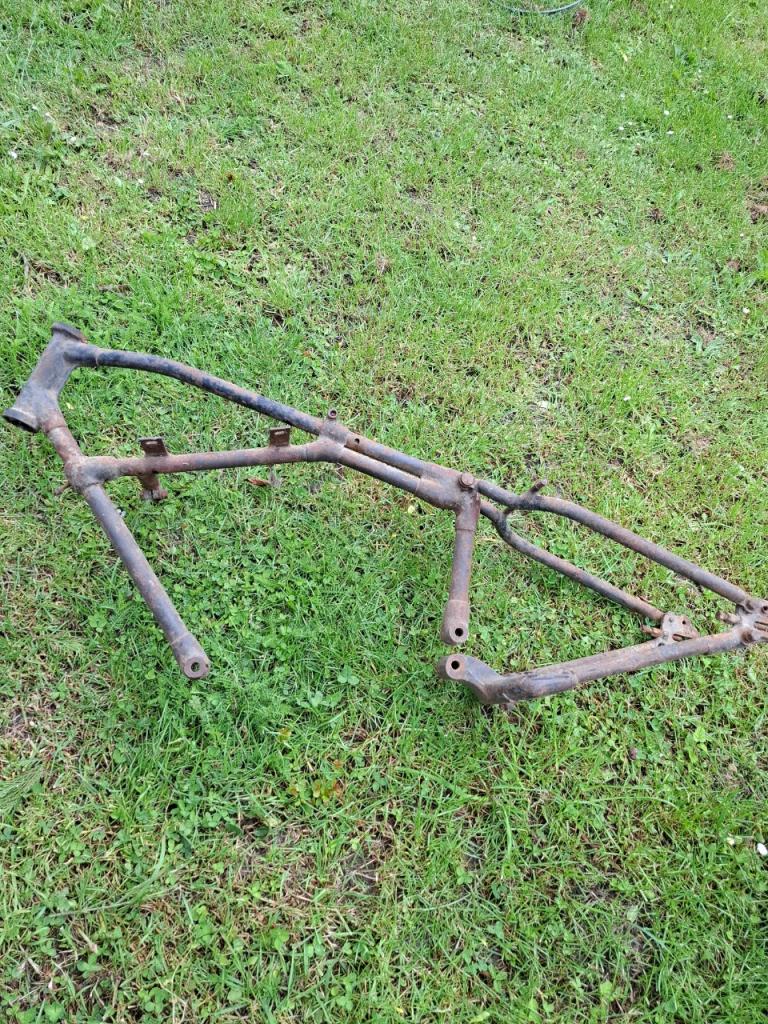 Cadre MOTOSACOCHE 250 LesAnciennes.com