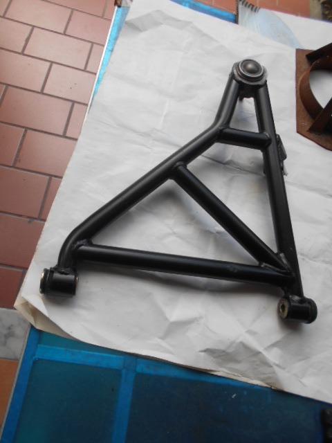 Bras suspension supérieur avg Murcielago Lp640 LesAnciennes.com