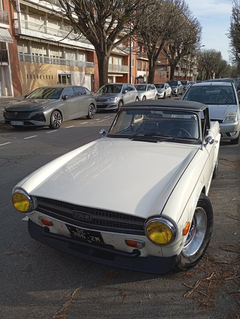 TRIUMPH TR6 - 1975 LesAnciennes.com