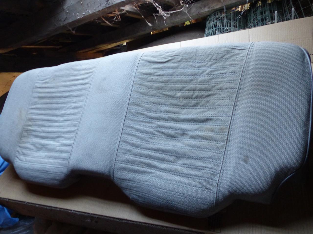 Assise de banquette LesAnciennes.com