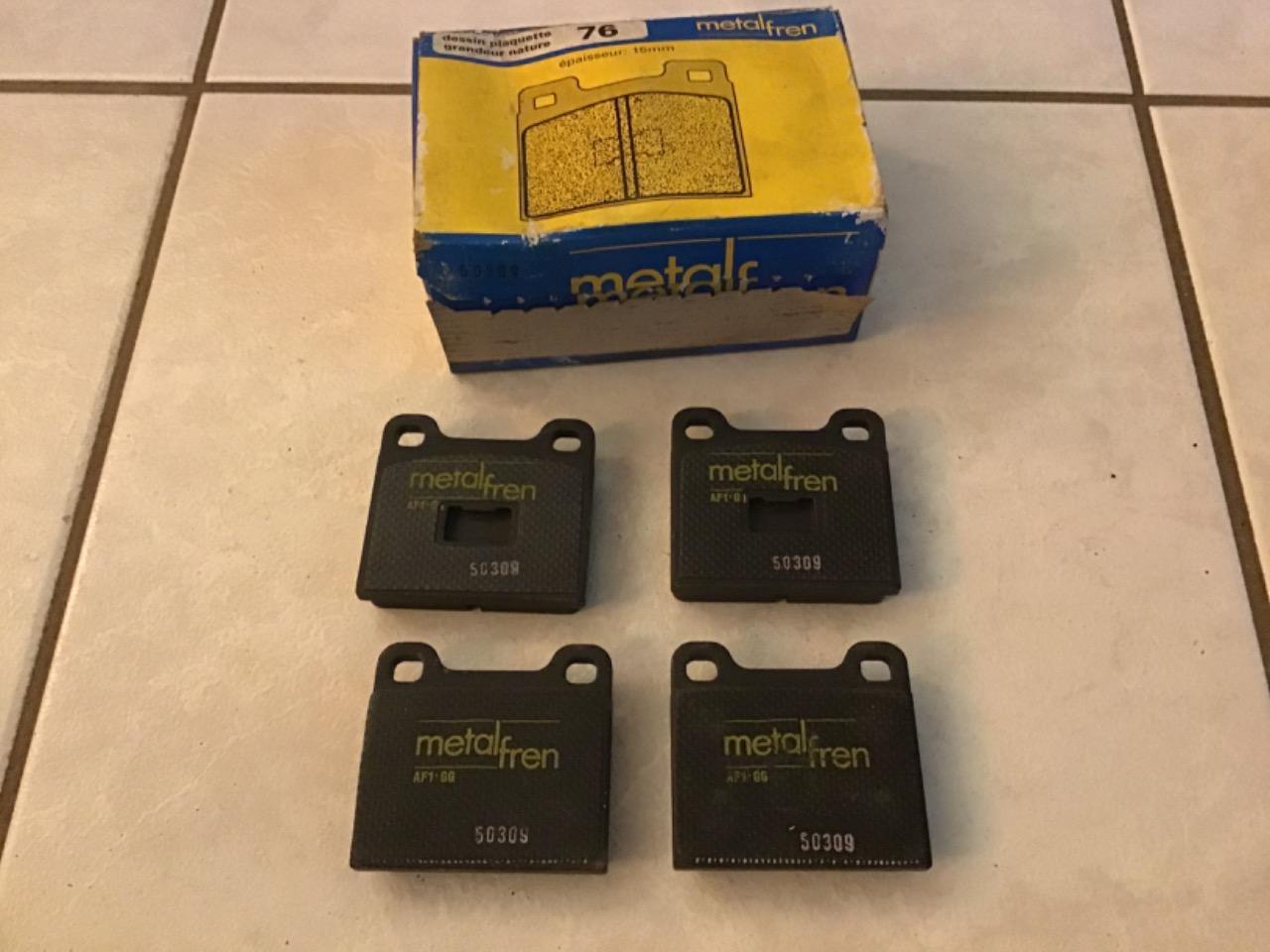 PLAQUETTES FREINS AUDI 50/80 VW DERBY GOLF SIROCCO LesAnciennes.com