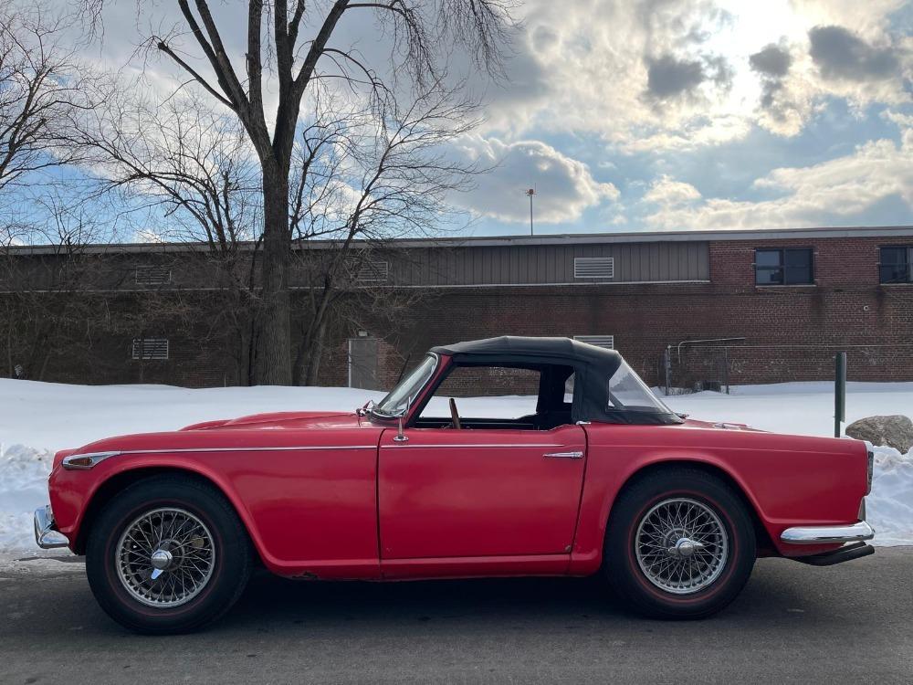 TRIUMPH TR4A TR4A IRS - 1967 LesAnciennes.com