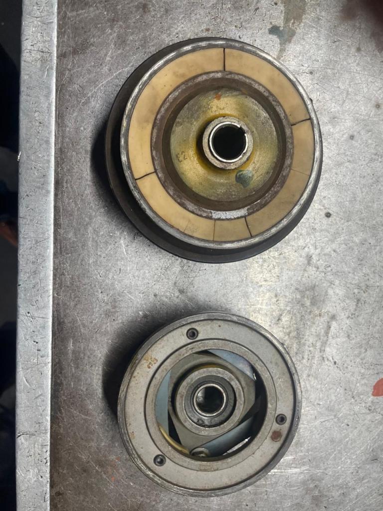 Recherche pièces PEUGEOT 504 coupé 2000 1972 LesAnciennes.com