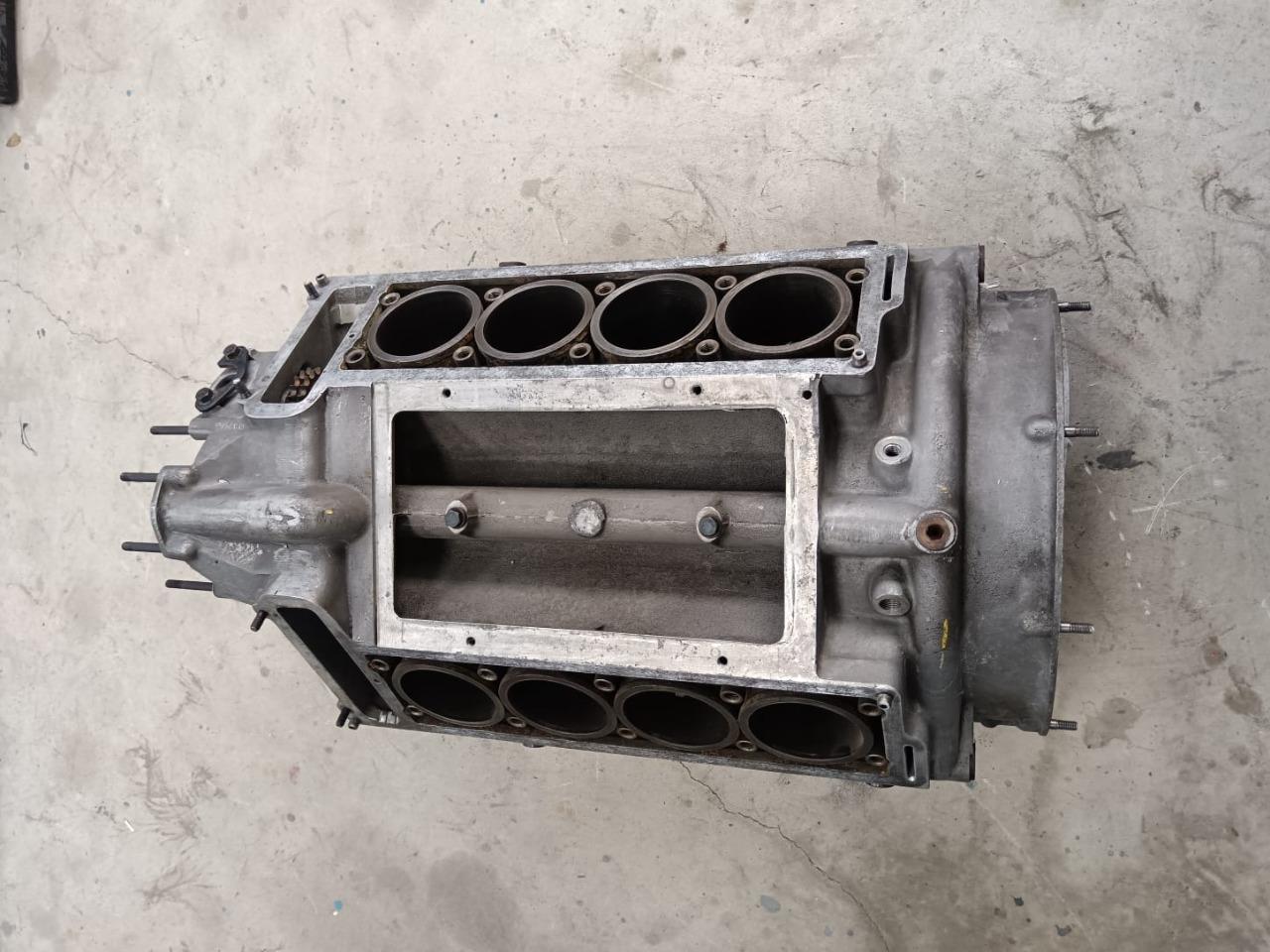 Bloc moteur Maserati Mexico LesAnciennes.com