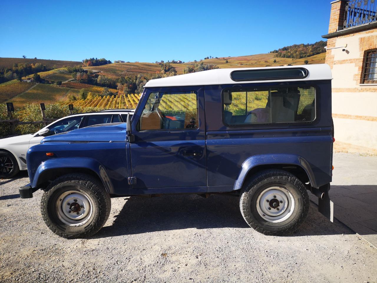 LAND ROVER Defender 90 - 2013 LesAnciennes.com