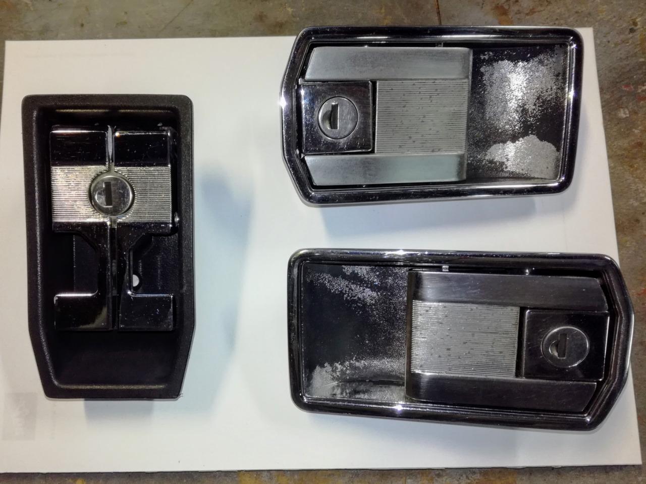 Poignées FERRARI 308 GT4 LesAnciennes.com